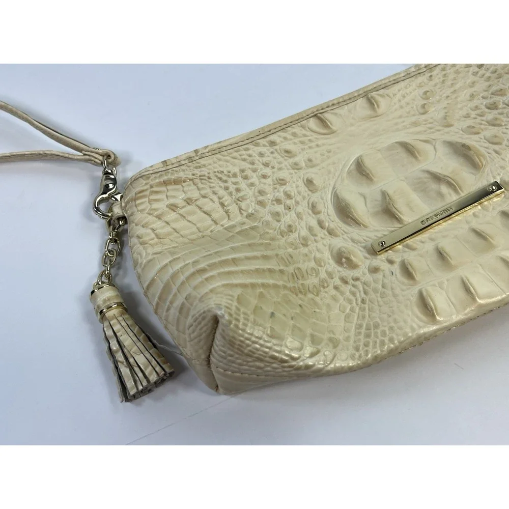 BRAHMIN Daisy Clutch Wallet Croc Embossed Cream Colored Wristlet 10.5